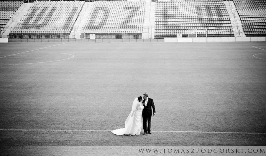Zdjęcia ślubne na stadionie